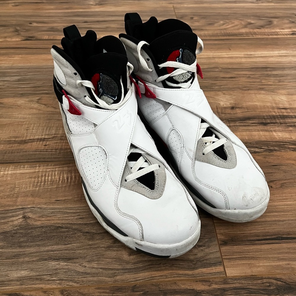 Retro Jordan 8 “Bugs Bunny”
